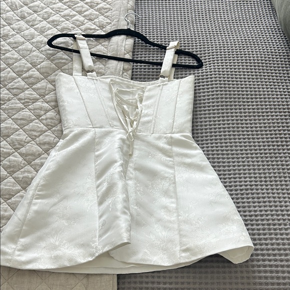 V. Chapman White Mini Dress - Picture 2 of 3